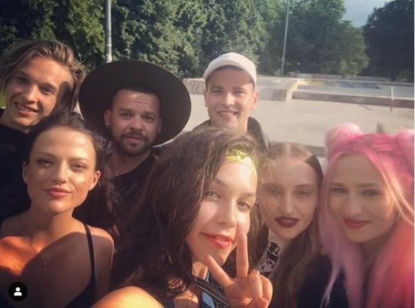 "Top Model". Wiadomo już jak będą wyglądać uczestnicy po metamorfozach! Do sieci wyciekły także zdjęcia z sesji dla Apartu! 