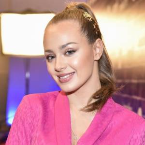 Wiktoria Gąsiewska eksponuje zgrabne ciało na tle zachodzącego słońca. Magiczne ujęcia z wakacji obiegły sieć