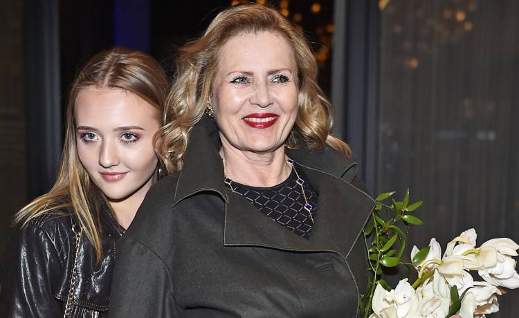 Wnuczka Grażyny Szapołowskiej ma już 23 lata. Obiektyw ją uwielbia? [FOTO]