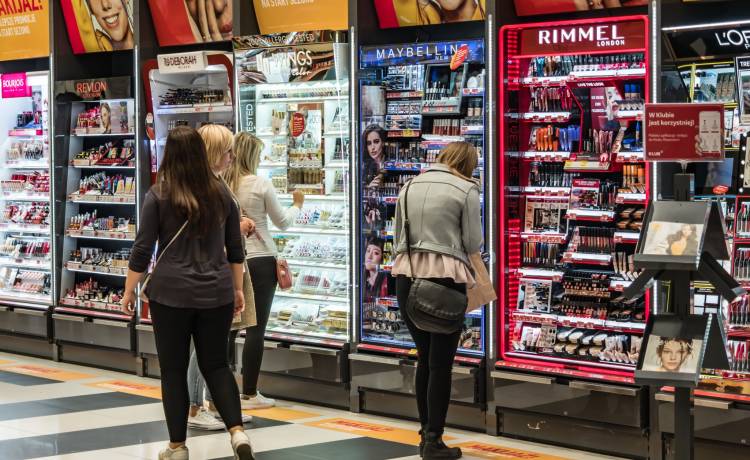 Rossmann. Wystartowała wielka wyprzedaż! Sprawdź, co kupisz na promocji!                                                              