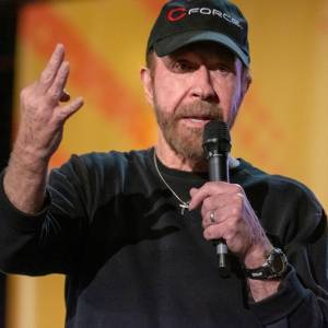 Chuck Norris pozdrowił Jurka Owsiaka i WOŚP. To nagranie to hit! [WIDEO]            