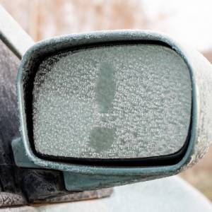 Dziś w nocy będzie ślisko! IMGW wydał ostrzeżenia dla ośmiu województw! 
