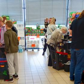 Te Biedronki są czynne w Wigilię. Żabki też otwarte