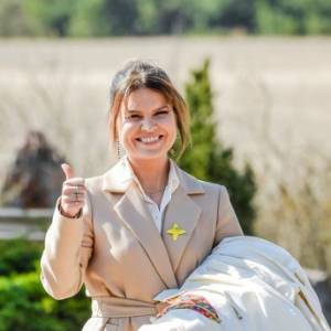 Marta Manowska publikuje zmysłowe kadry. Fani komentują: "Piękna kobieca naturalność"                  