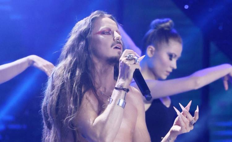 Wewnętrzny wybór reprezentanta Polski na Eurowizję. Michał Szpak skomentował nową formułę "Ma to plusy i minusy"