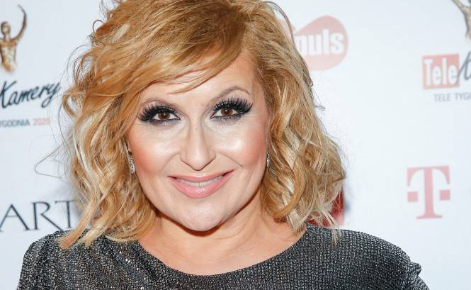 Katarzyna Skrzynecka w samym ręczniku i z... parasolem. Zaskakująca fotografia trafiła do sieci 