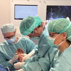 Krakowscy lekarze dokonali cudu. Przyszyli oderwane ramię