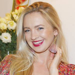 Rozpięta koszula, skąpe bikini i nic więcej! Barbara Kurdej-Szatan kusi na wakacjach [FOTO]