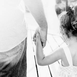 Rodzinna tragedia w domu popularnego piosenkarza. Mężczyzna stracił córkę