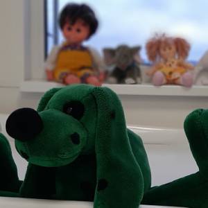 Superbohaterowie myją okna w szpitalu dziecięcym: "Świetnie, że w taki sposób możemy choć trochę urozmaicić im pobyt w szpitalu"