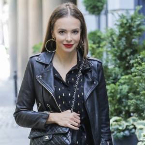 Anna Wendzikowska pokazała, jak tańczy na rurze. "A na taką spokojną wyglądasz na co dzień"