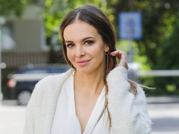 Basen, skąpe bikini i chwila dla siebie. Tak Anna Wendzikowska wypoczywa podczas wakacji! [FOTO]