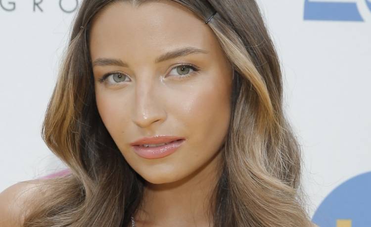 Julia Wieniawa wzięła odprężającą kąpiel w wannie wypełnionej lodem. Wszystko się nagrało!