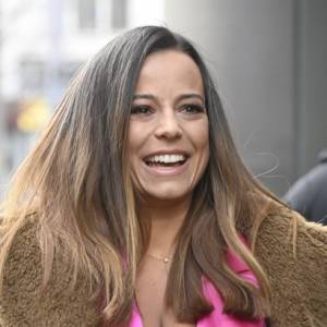 Anna Mucha kokietuje na nowym zdjęciu. Od głębokiego dekoltu trudno oderwać wzrok 