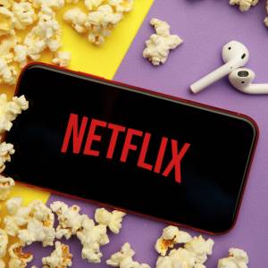 Netflix - lista nowości na maj 2021. Powrót ulubionych seriali i hitowe premiery!