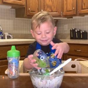 Karierę zaczął jako 2-latek! Roman, czyli najmłodszy vloger kulinarny [WIDEO]