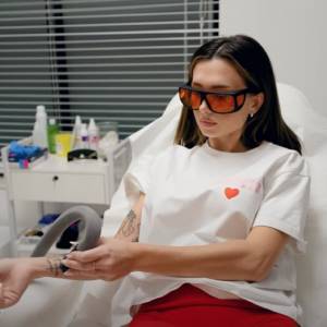 Wersow usuwa tatuaże! Od dawna ukrywała to, co ma na ręce