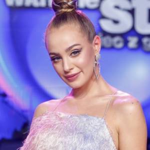 Wiktoria Gąsiewska: "Ktoś tu wie, że lubię kwiaty". Aktorka dostała wyjątkowy prezent - od kogo? 