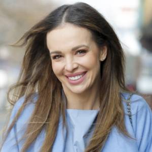 Anna Wendzikowska kusi w skąpym stroju na huśtawce. "Jak tam weszłaś?" [FOTO]